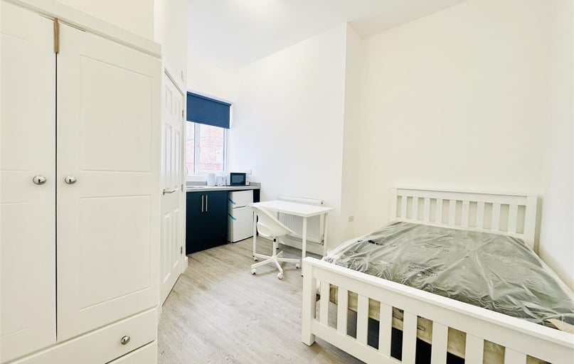 Park Road, Lenton, Nottingham - Image 1